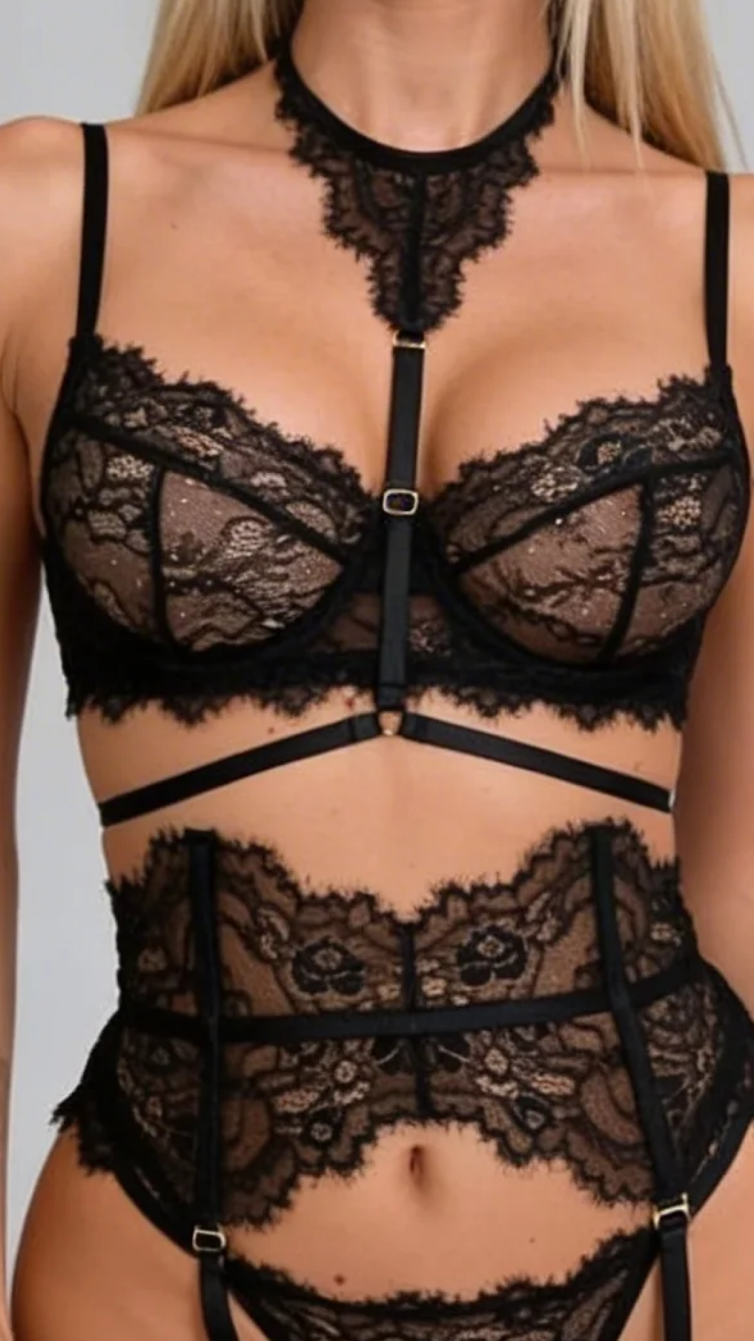 Liebelle Sofia 4-teiliges Spitzen-Set mit Halsband und Strapsgürtel - Bild 4